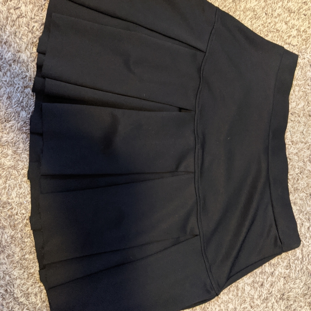 ‼️SOLD‼️Cute pleaded skirt with shorts built under